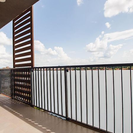 Sunny View 2 Bedroom Central Apartment Oradea Luaran gambar